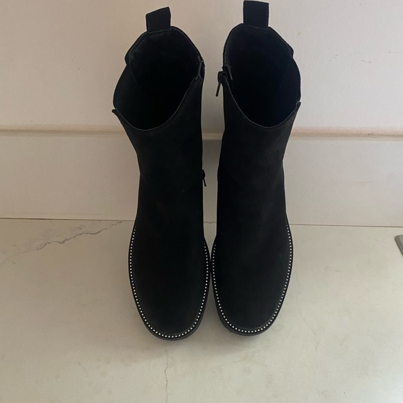 NWOT. TIME&TRUE suede boots - Picture 7 of 8